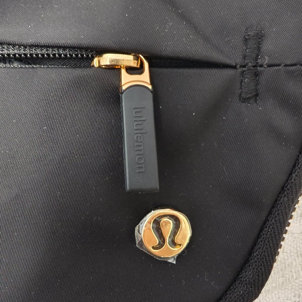 🏄🏻♀️Lululemon All Night Festival Bag 2L - Black Compact Crossbody - Picture 5 of 8